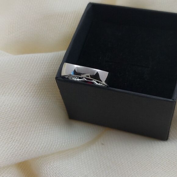 925 Sterling Silver Ruby Wreath Ring - Picture 10 of 13